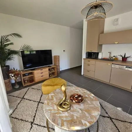 Celia - Charming 1br With Terrace Near Ajaccio Apartmán