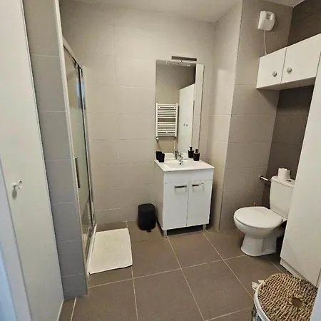 Celia - Charming 1br With Terrace Near Ajaccio Apartmán